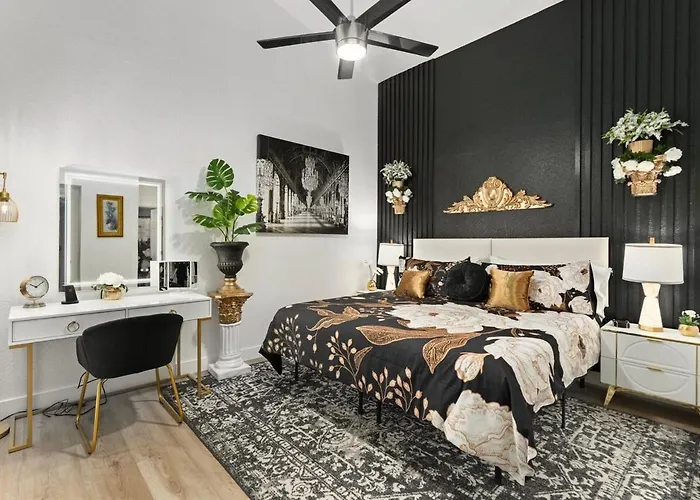 Fiore - 2 King Beds & Swimming Pool! Apartment *