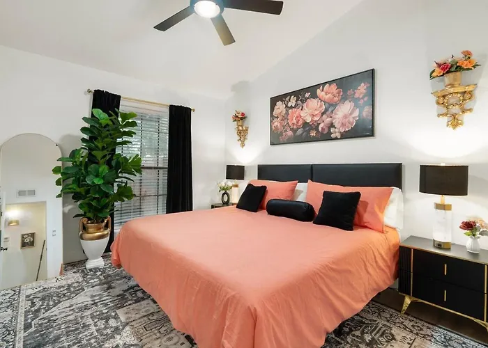 Fiore - 2 King Beds & Swimming Pool! Apartment