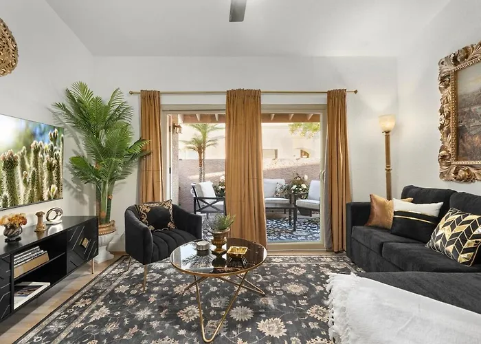 Apartment Fiore - 2 King Beds & Swimming Pool!