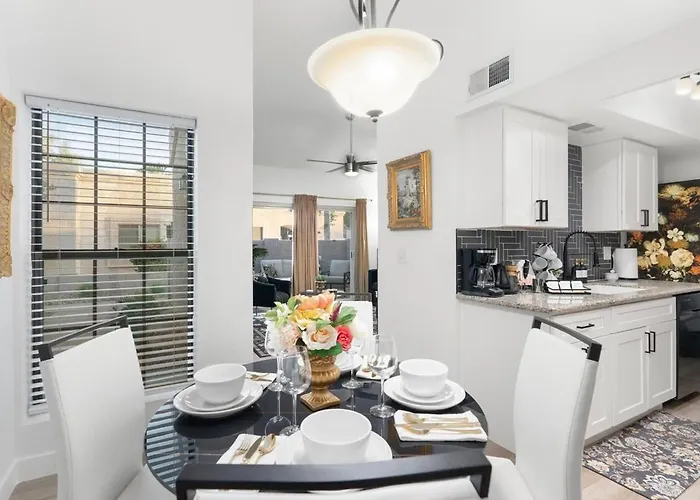 Fiore - 2 King Beds & Swimming Pool! Apartment *